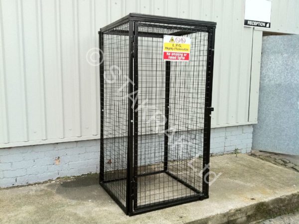 Gas Cylinder Cage with Mesh Base GC20 <br /> 4 x 47KG </br> H1800 x W900 x D900mm - gas cage 20 3 l